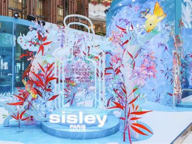 Kunst-Requisiten aus handbemaltem und gefärbtem Papier