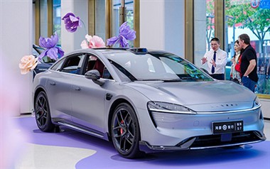 Papierkunst und Automarken